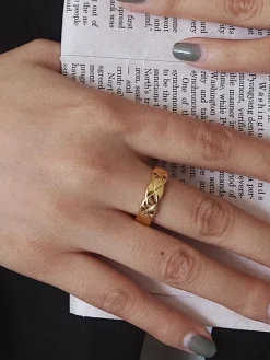 Rhombic Pattern Tunnel Ring