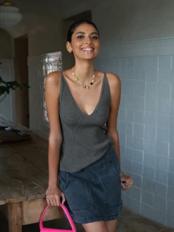 Ribbed Plain Sweater Vest