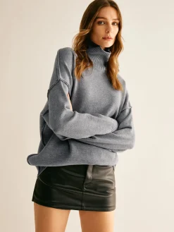 Ribbed Turtleneck Knit Top