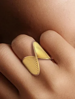 Ripple Twist Ring