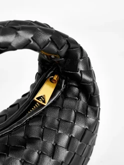 Rounded Woven Zipper Handbag