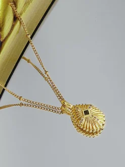 Shell Cross Set Diamond Pendant Necklace