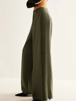 Side Pleated Wide-Leg Pants