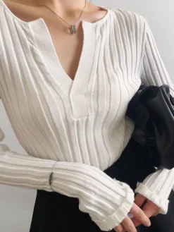 Solid Textured V-neck Knit Top