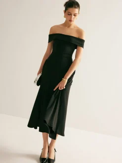 Straight Neck Pleated Dress