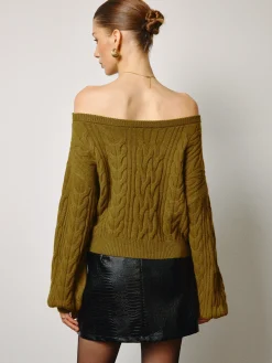 Straight Neck Short Cable Knit Top