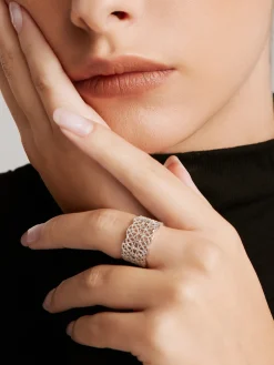 Tunnel Metal Lace Open Ring