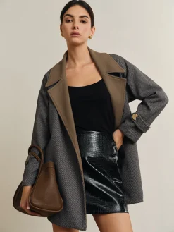 Versatile Contrast Collar Belted Wool Coat