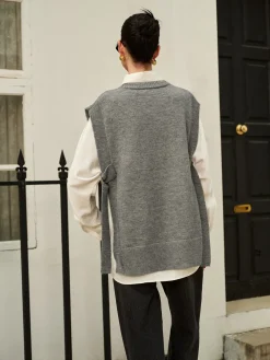 Versatile Side Buckle Belt Sweater Vest