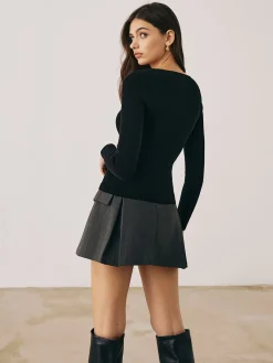 Versatile Side Pleated Mini Skirt