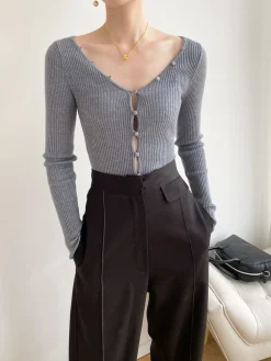 V-Neck Button Slim Knit Top