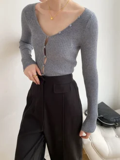 V-Neck Button Slim Knit Top
