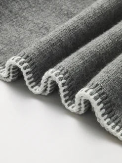 V-Neck Contrast Trim Knit Top