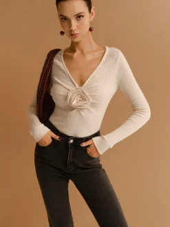 V-Neck 3D Flower Pleated Slim Blouse