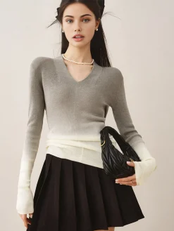 V-Neck Gradient Slim Knit Top