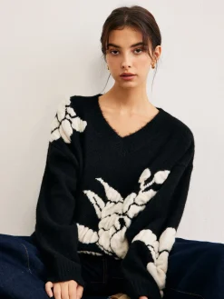 V-Neck Knit-Floral Shift Sweater